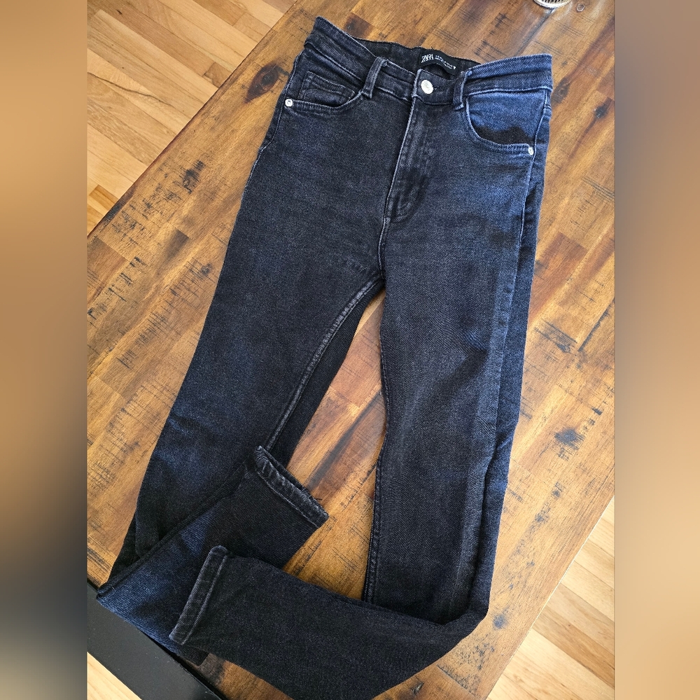 ZARA | Straight Leg High Waisted Jeans | Black